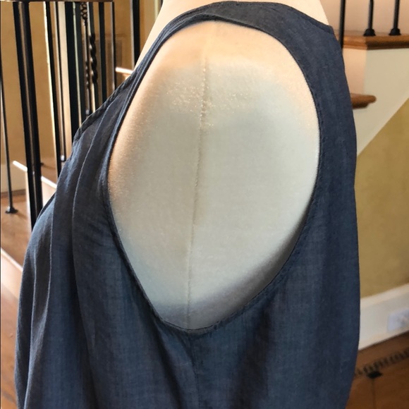 Cabi Chambray Denim Sleeveless Blouse - Picture 4 of 6